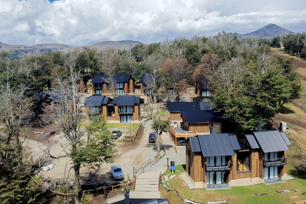 Urbanización de viviendas unifamiliares modulares pareadas