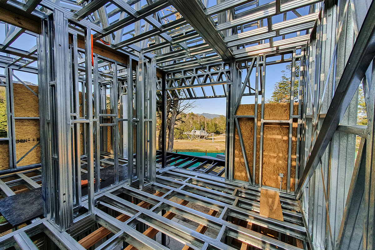 Urbanización de viviendas unifamiliares modulares, interior de la obra.