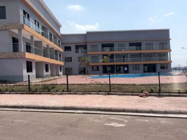 Urbanización de apartamentos terminada baja más dos