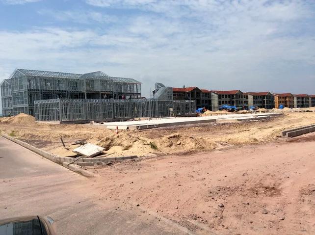 Urbanización de apartamentos, baja mas dos